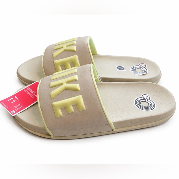 Nike Offcourt Slide Women 11 Light Silver Barely Volt Revive Foam Sandals NWT - Picture 3 of 3